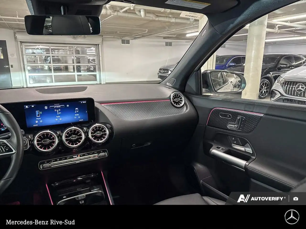 Mercedes-Benz GLA снимка Mercedes-Benz GLA