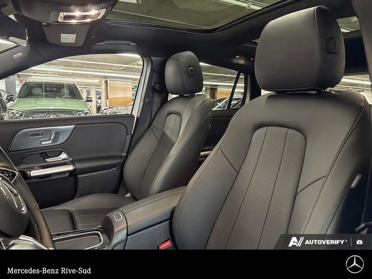 Mercedes-Benz GLA снимка Mercedes-Benz GLA
