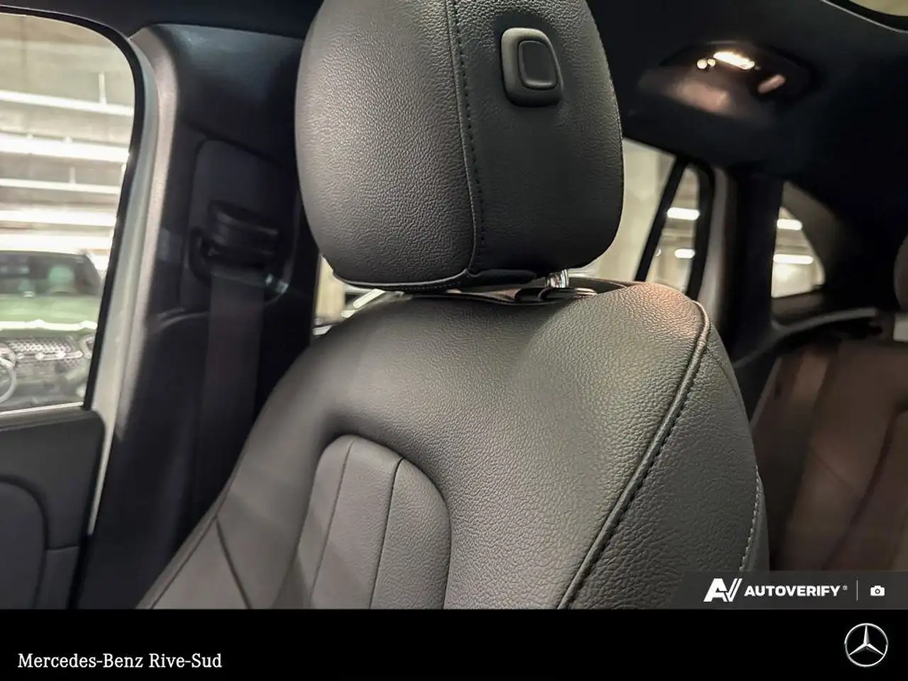 Mercedes-Benz GLA снимка Mercedes-Benz GLA