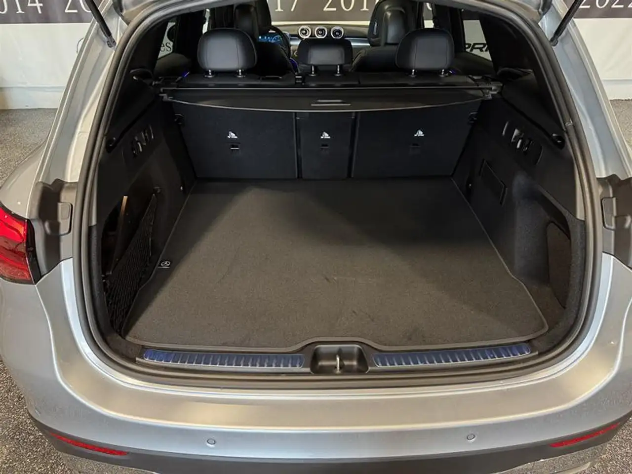 Mercedes-Benz GLC снимка Mercedes-Benz GLC