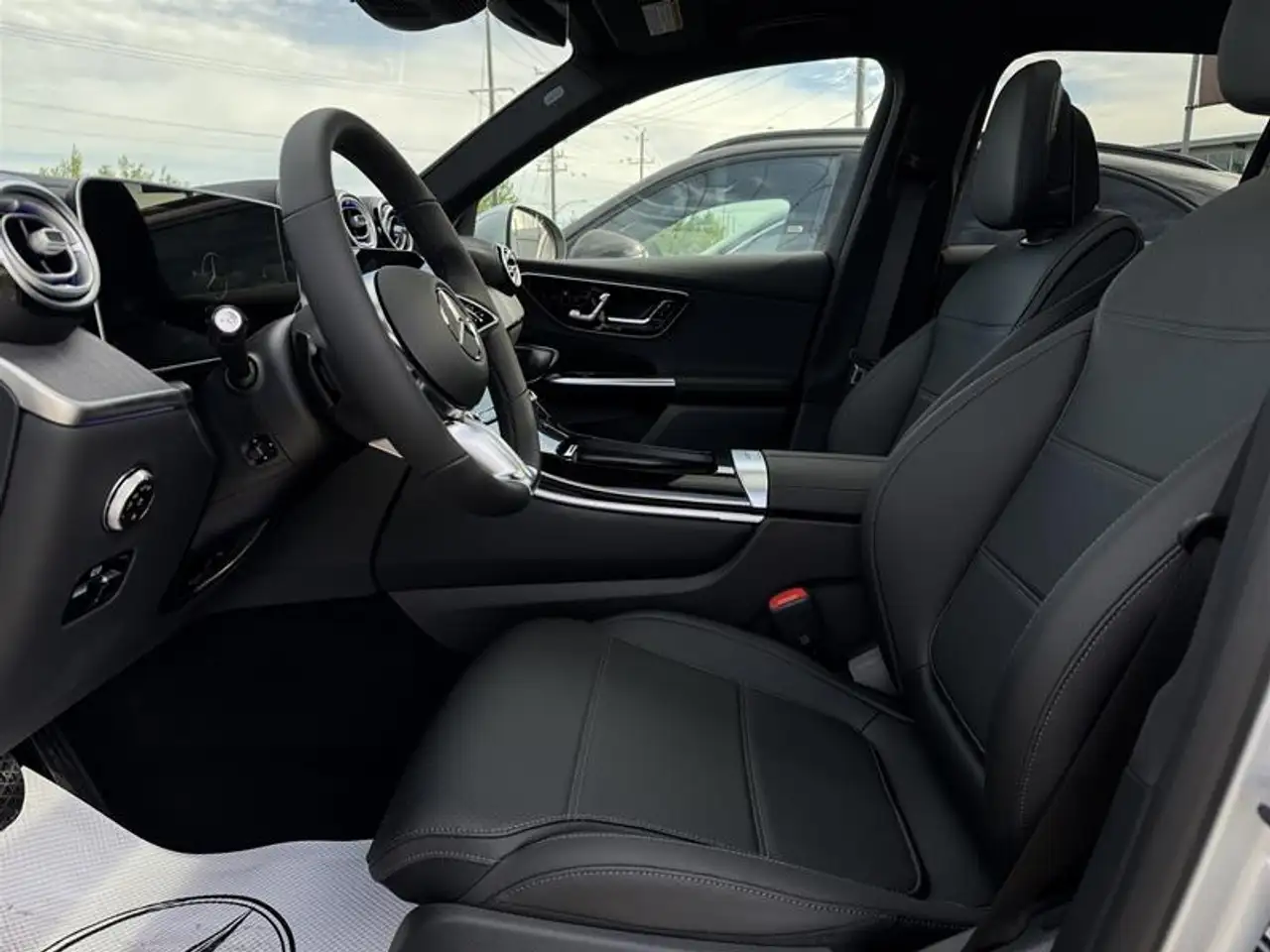 Mercedes-Benz GLC снимка Mercedes-Benz GLC