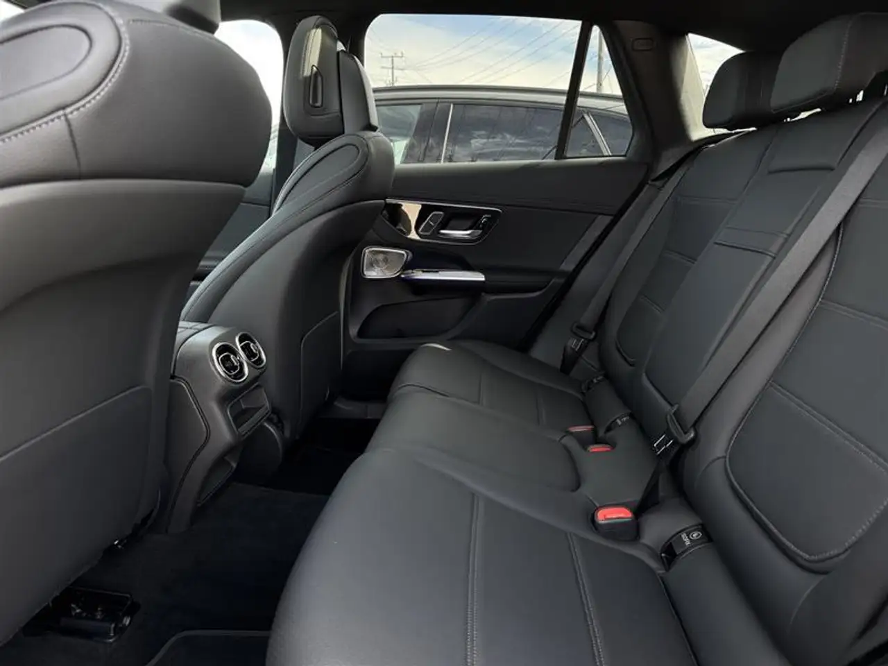 Mercedes-Benz GLC снимка Mercedes-Benz GLC