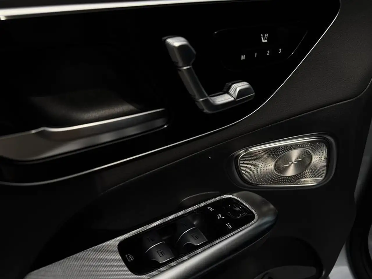 Mercedes-Benz GLC снимка Mercedes-Benz GLC