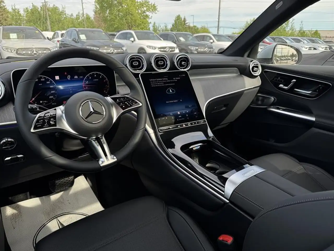 Mercedes-Benz GLC снимка Mercedes-Benz GLC