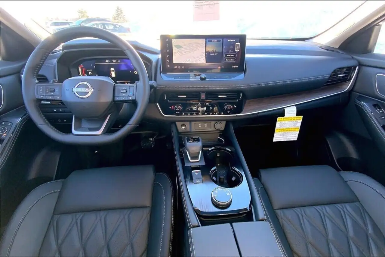 Nissan Rogue снимка Nissan Rogue