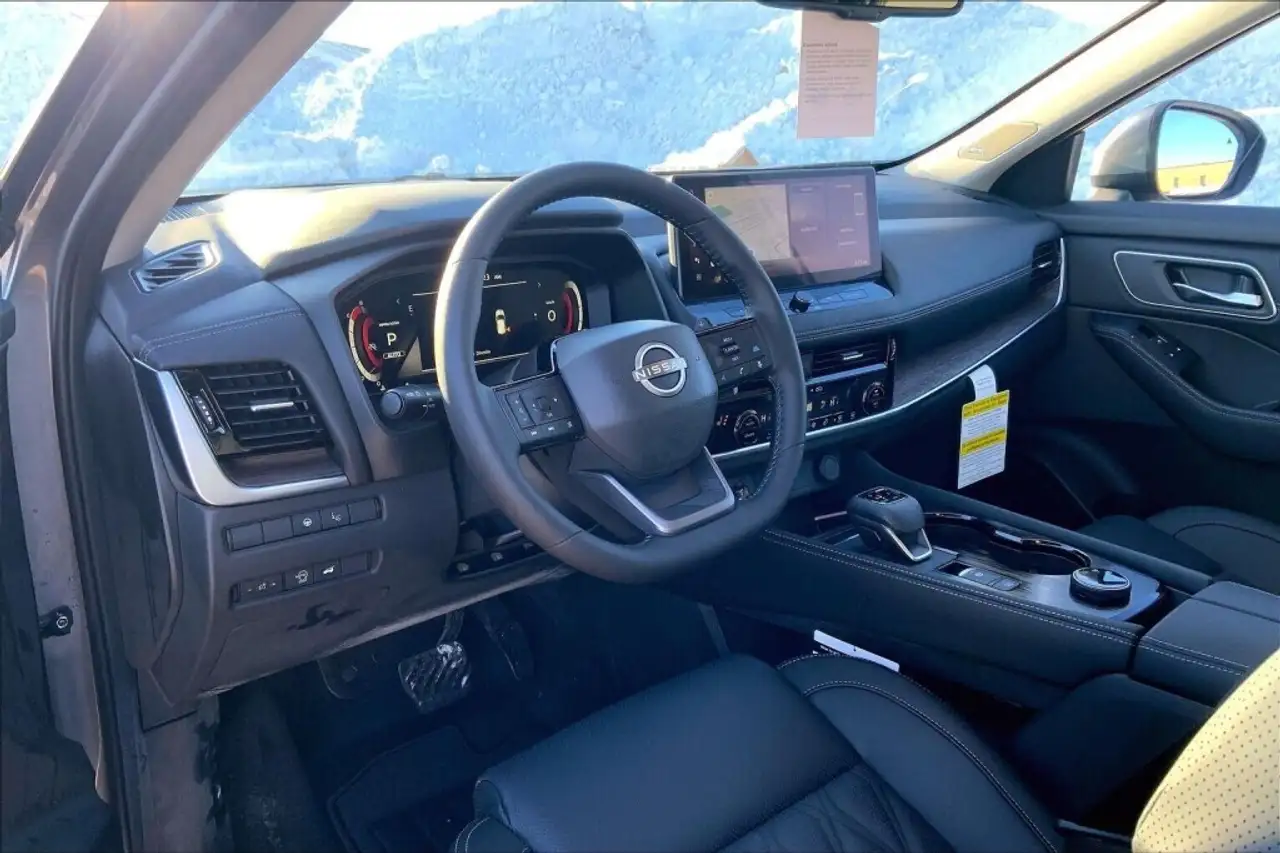 Nissan Rogue снимка Nissan Rogue
