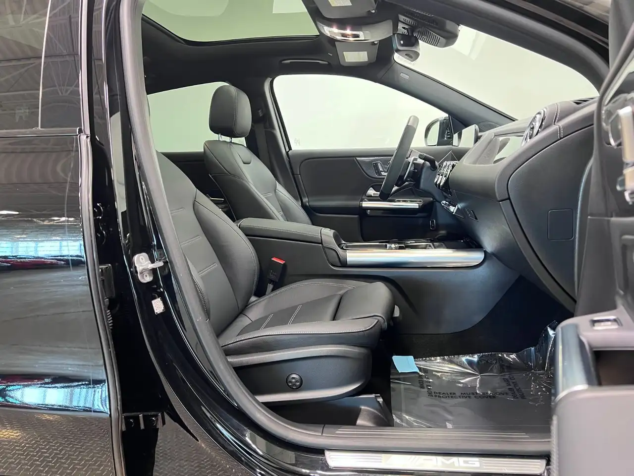 Mercedes-Benz GLA снимка Mercedes-Benz GLA
