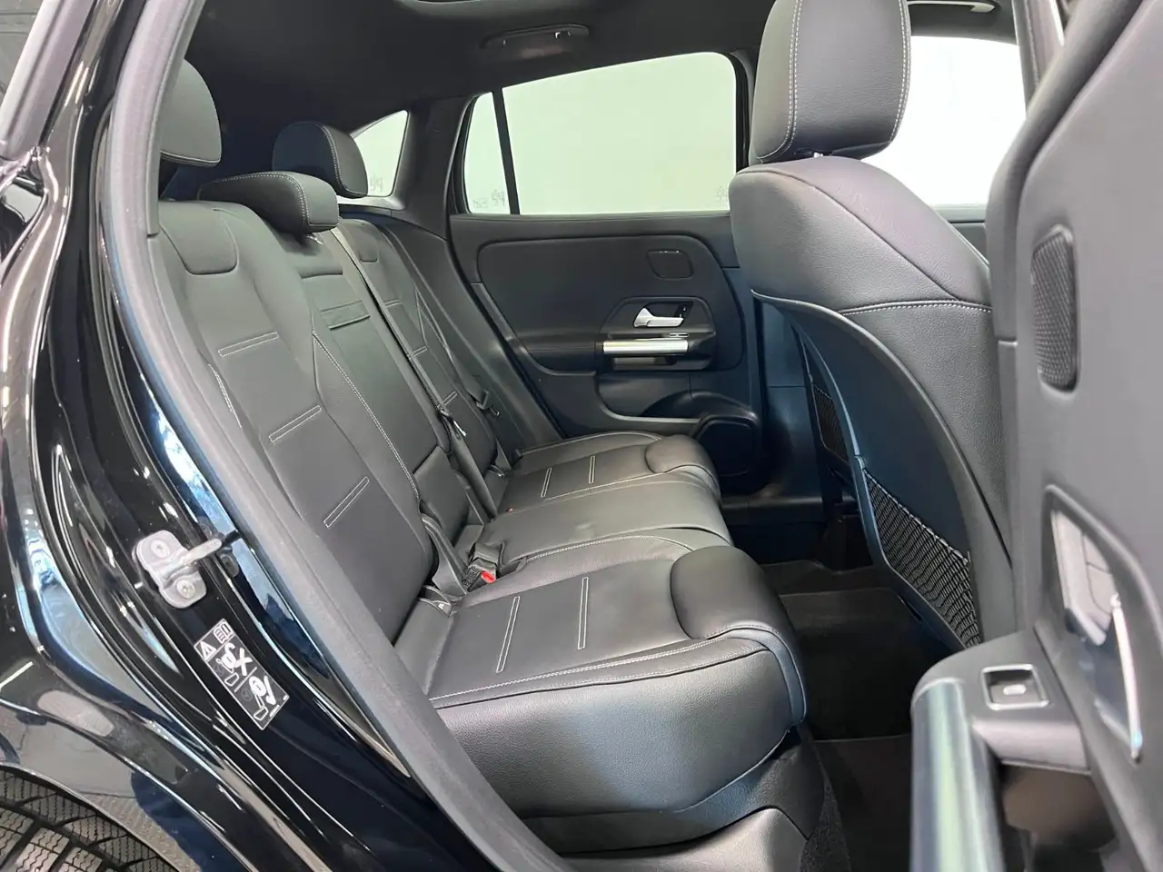 Mercedes-Benz GLA снимка Mercedes-Benz GLA