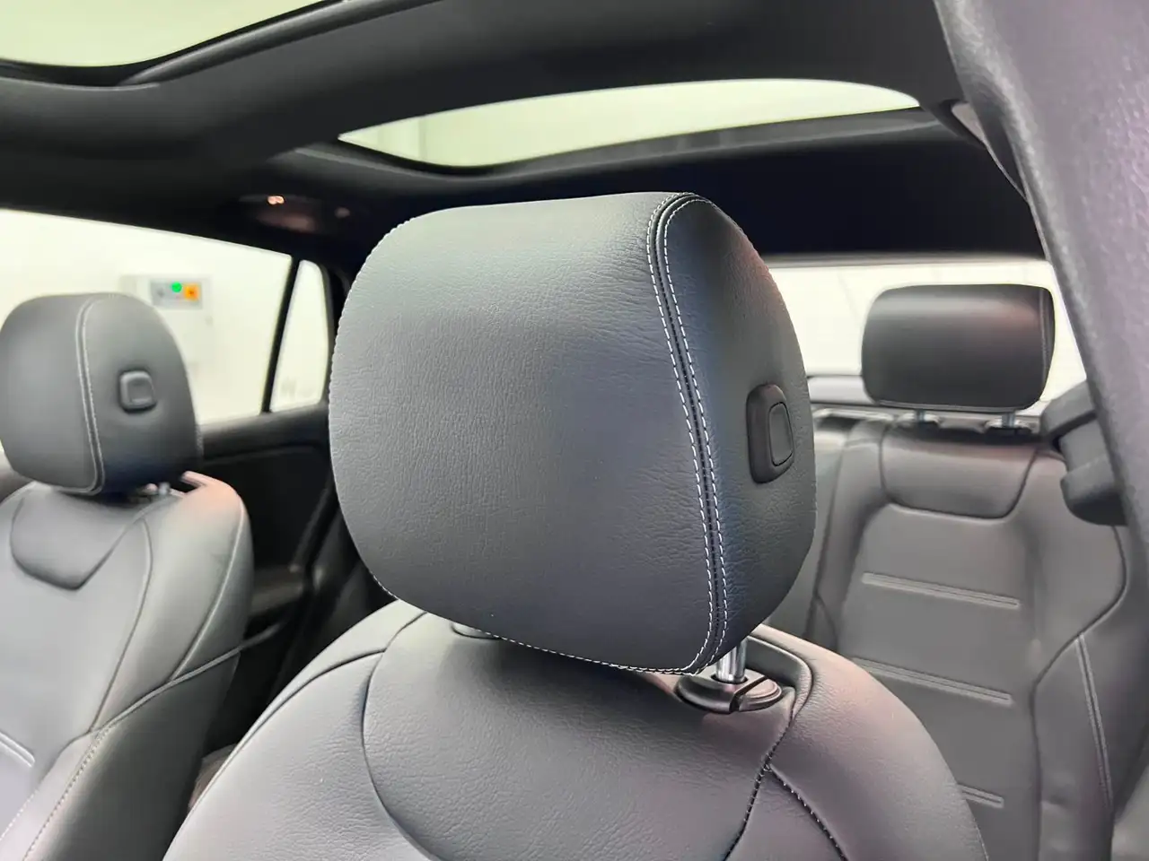 Mercedes-Benz GLA снимка Mercedes-Benz GLA