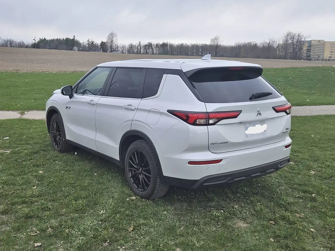 Mitsubishi Outlander снимка Mitsubishi Outlander