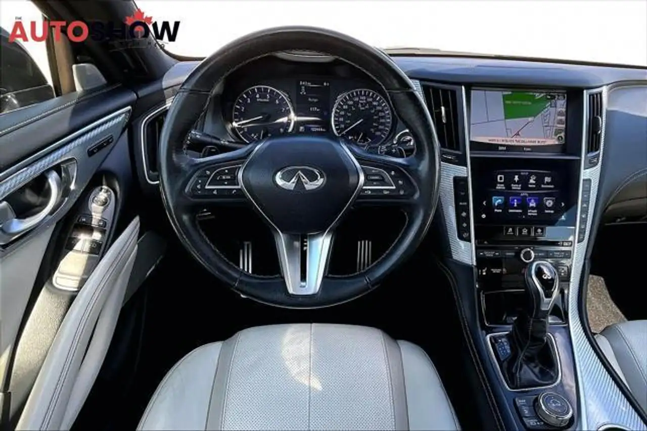 Infiniti Q60 снимка Infiniti Q60