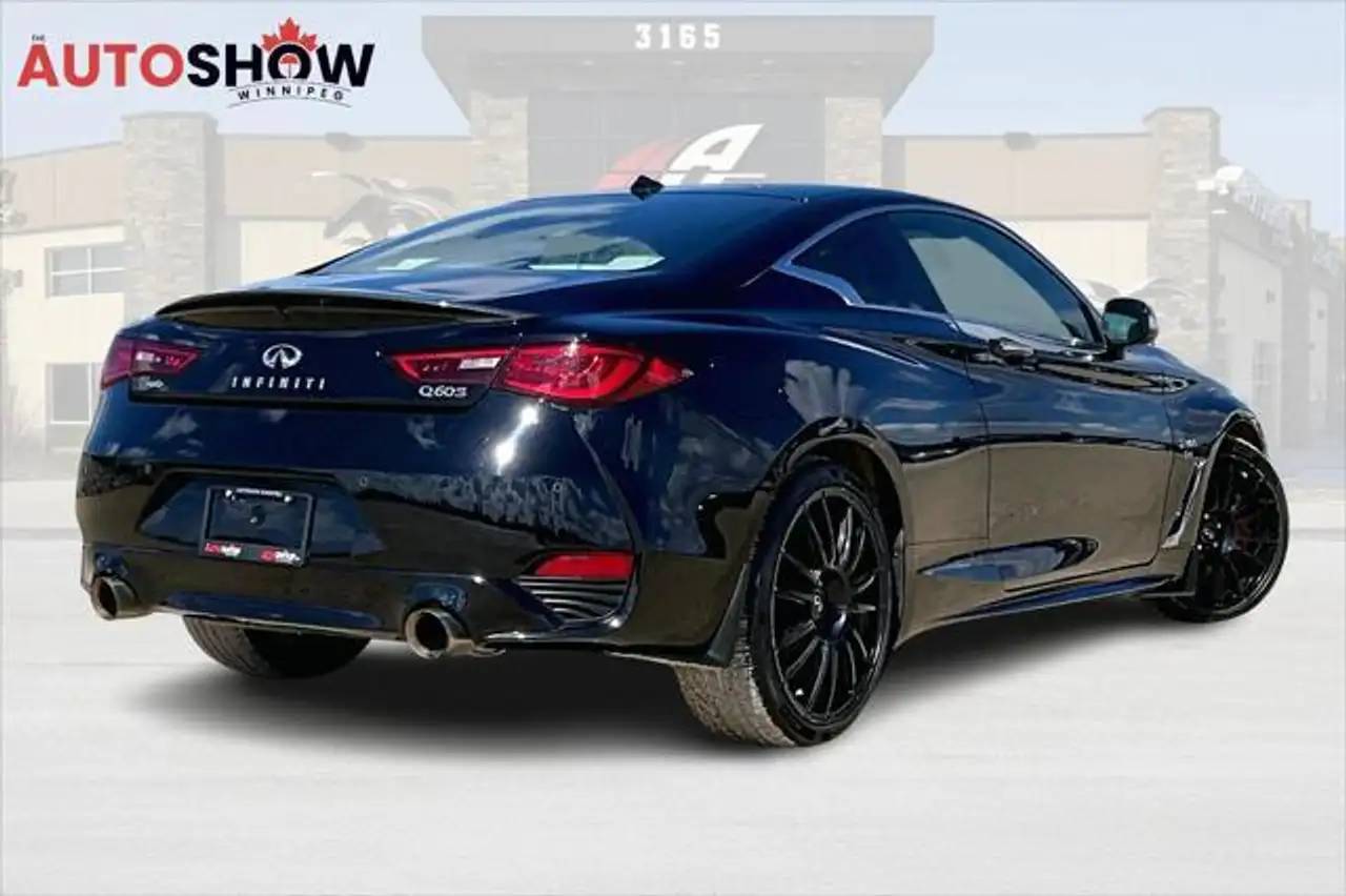 Infiniti Q60 снимка Infiniti Q60