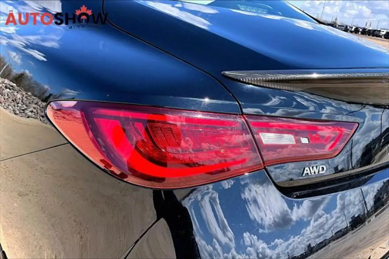 Infiniti Q60 снимка Infiniti Q60