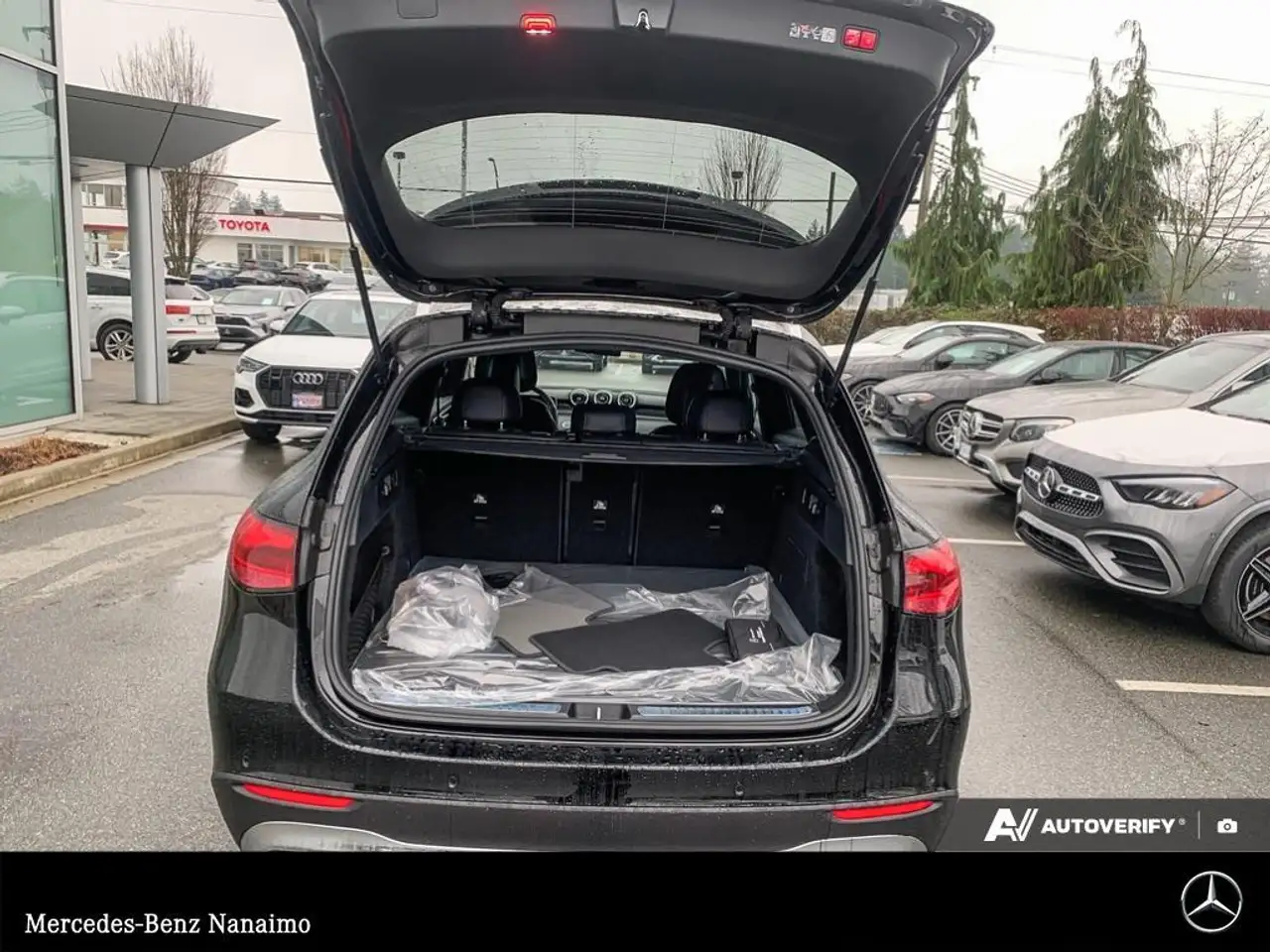 Mercedes-Benz GLC снимка Mercedes-Benz GLC