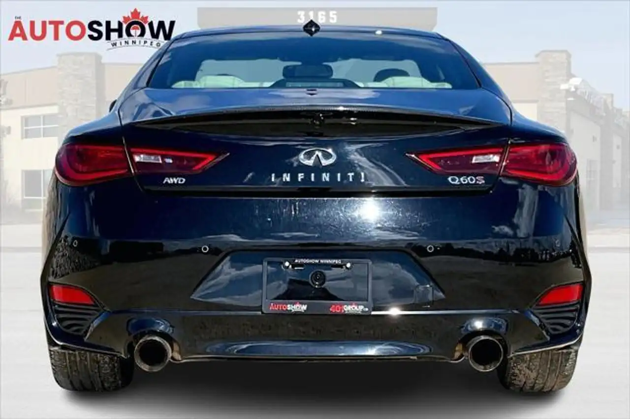 Infiniti Q60 снимка Infiniti Q60