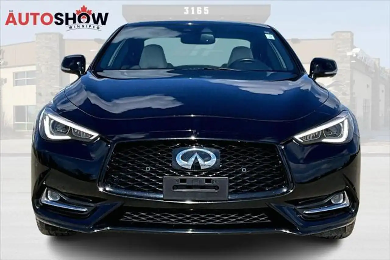 Infiniti Q60 снимка Infiniti Q60