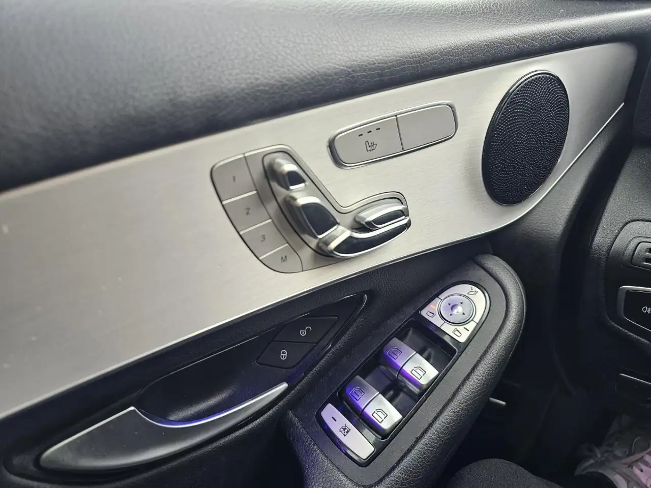 Mercedes-Benz GLC снимка Mercedes-Benz GLC