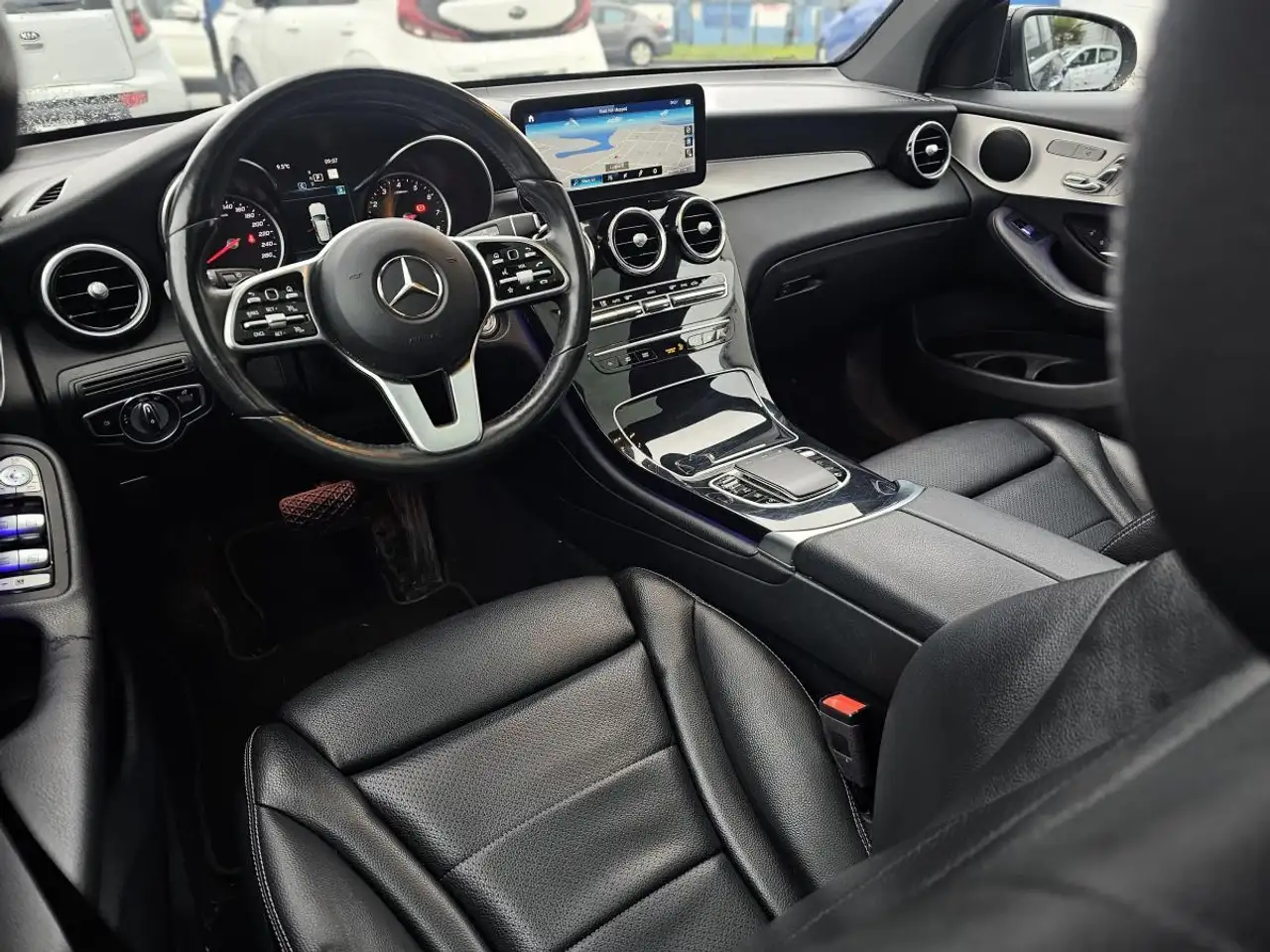 Mercedes-Benz GLC снимка Mercedes-Benz GLC
