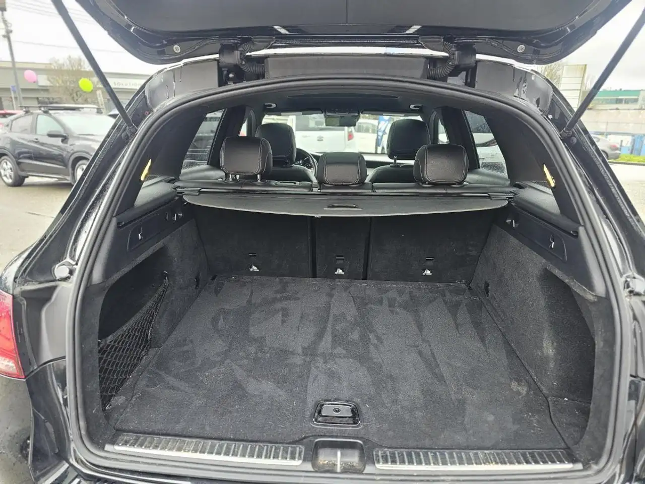 Mercedes-Benz GLC снимка Mercedes-Benz GLC
