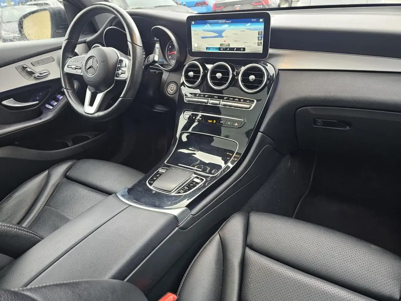 Mercedes-Benz GLC снимка Mercedes-Benz GLC