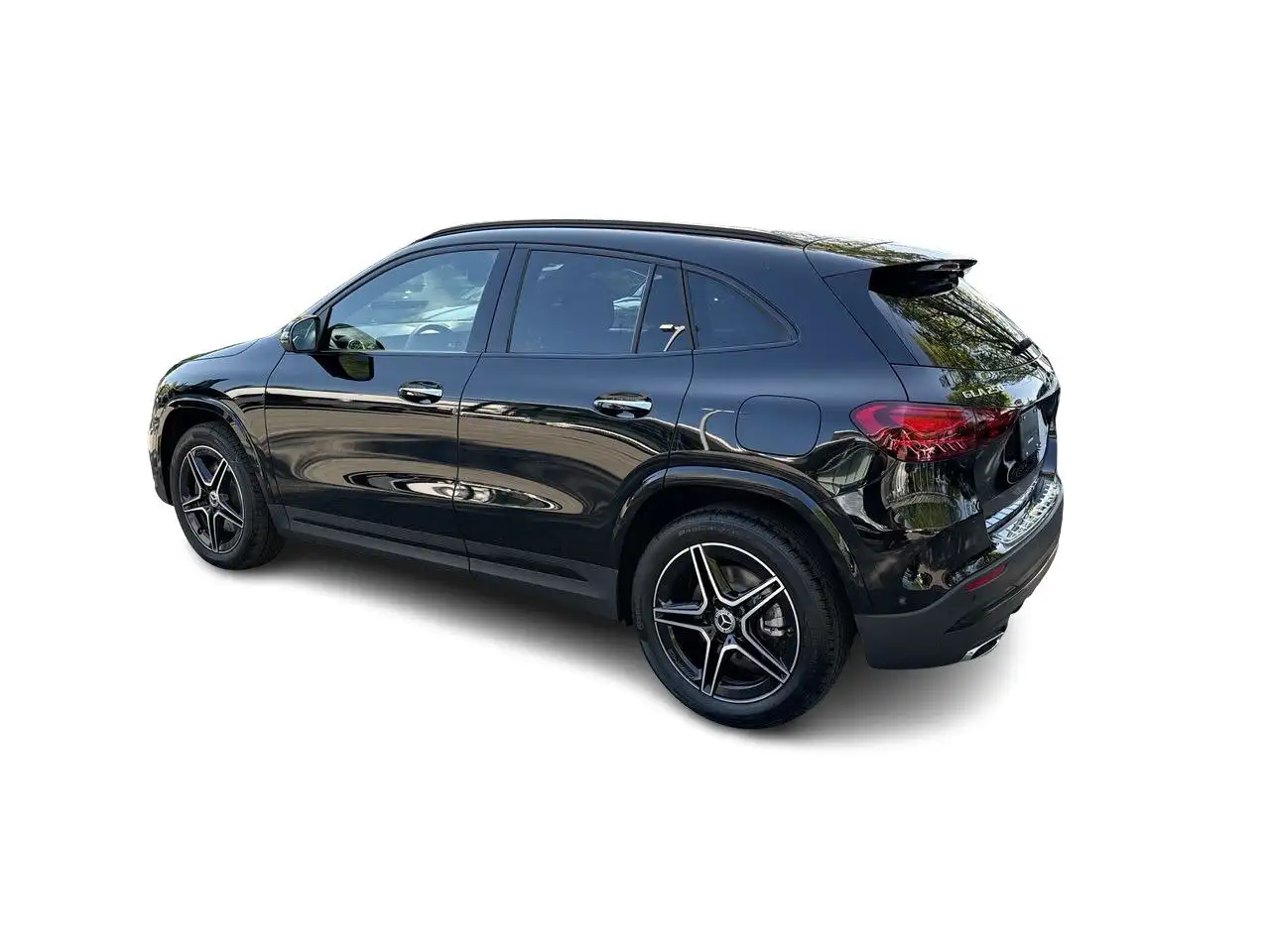 Mercedes-Benz GLA снимка Mercedes-Benz GLA