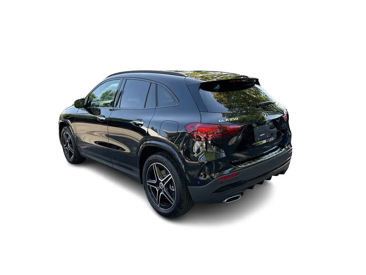 Mercedes-Benz GLA снимка Mercedes-Benz GLA