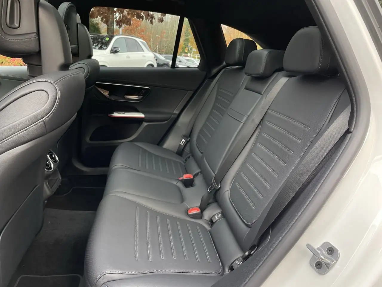 Mercedes-Benz GLC снимка Mercedes-Benz GLC