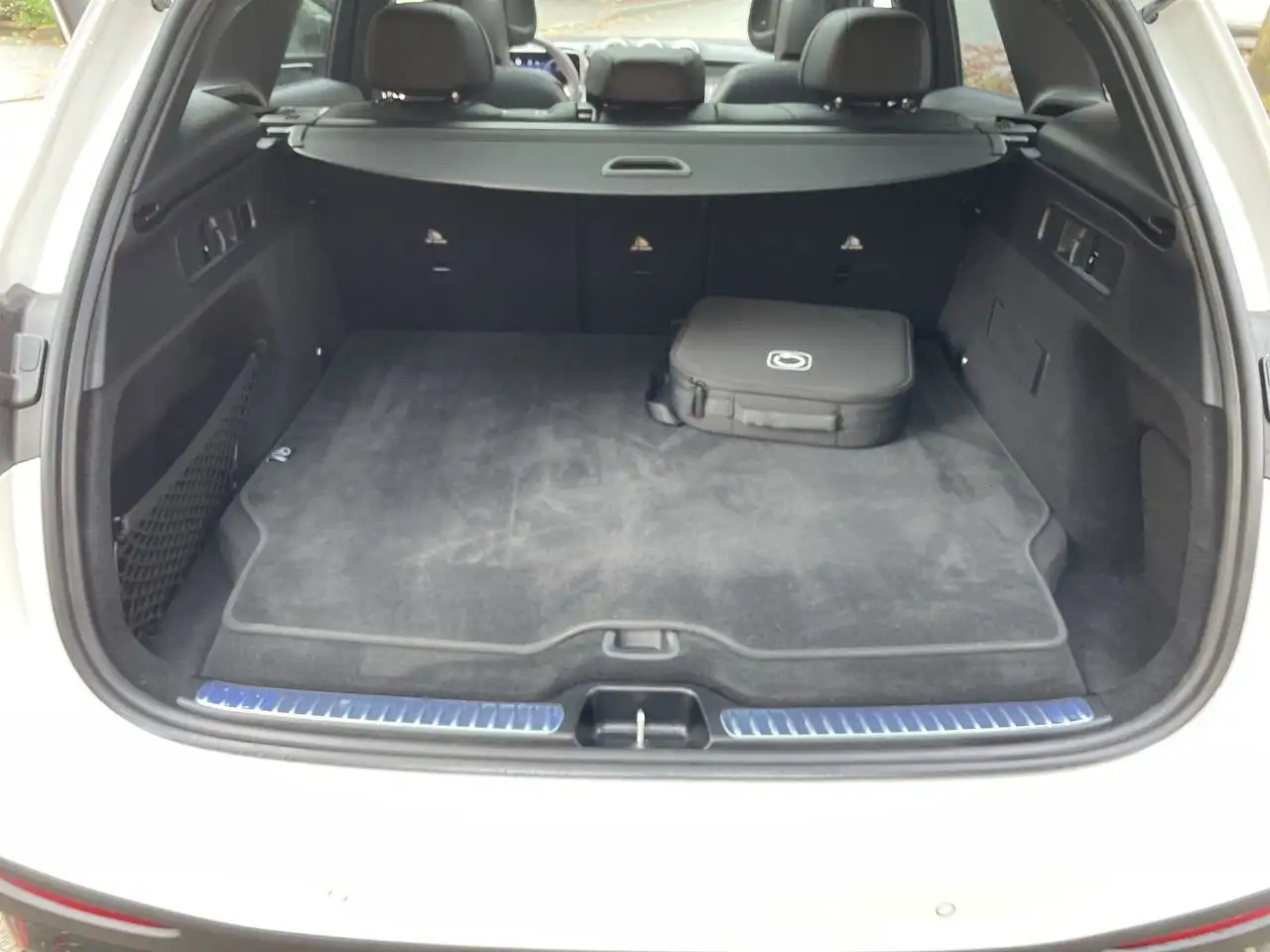 Mercedes-Benz GLC снимка Mercedes-Benz GLC