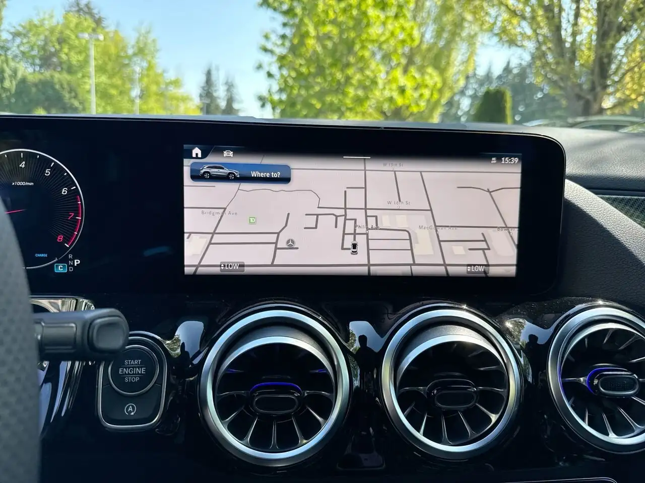 Mercedes-Benz GLA снимка Mercedes-Benz GLA