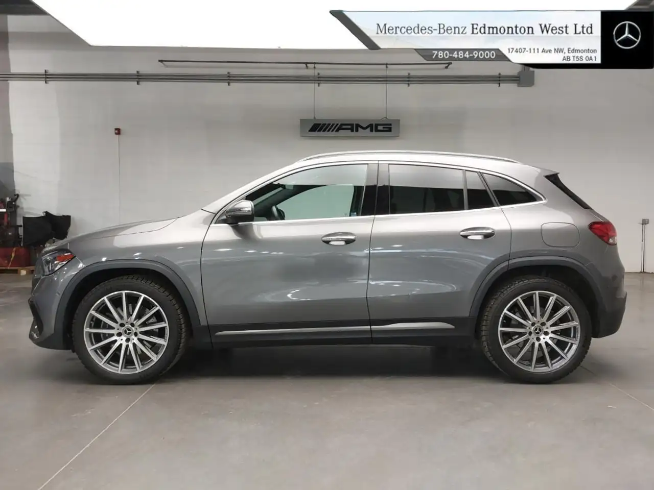 Mercedes-Benz GLA снимка Mercedes-Benz GLA