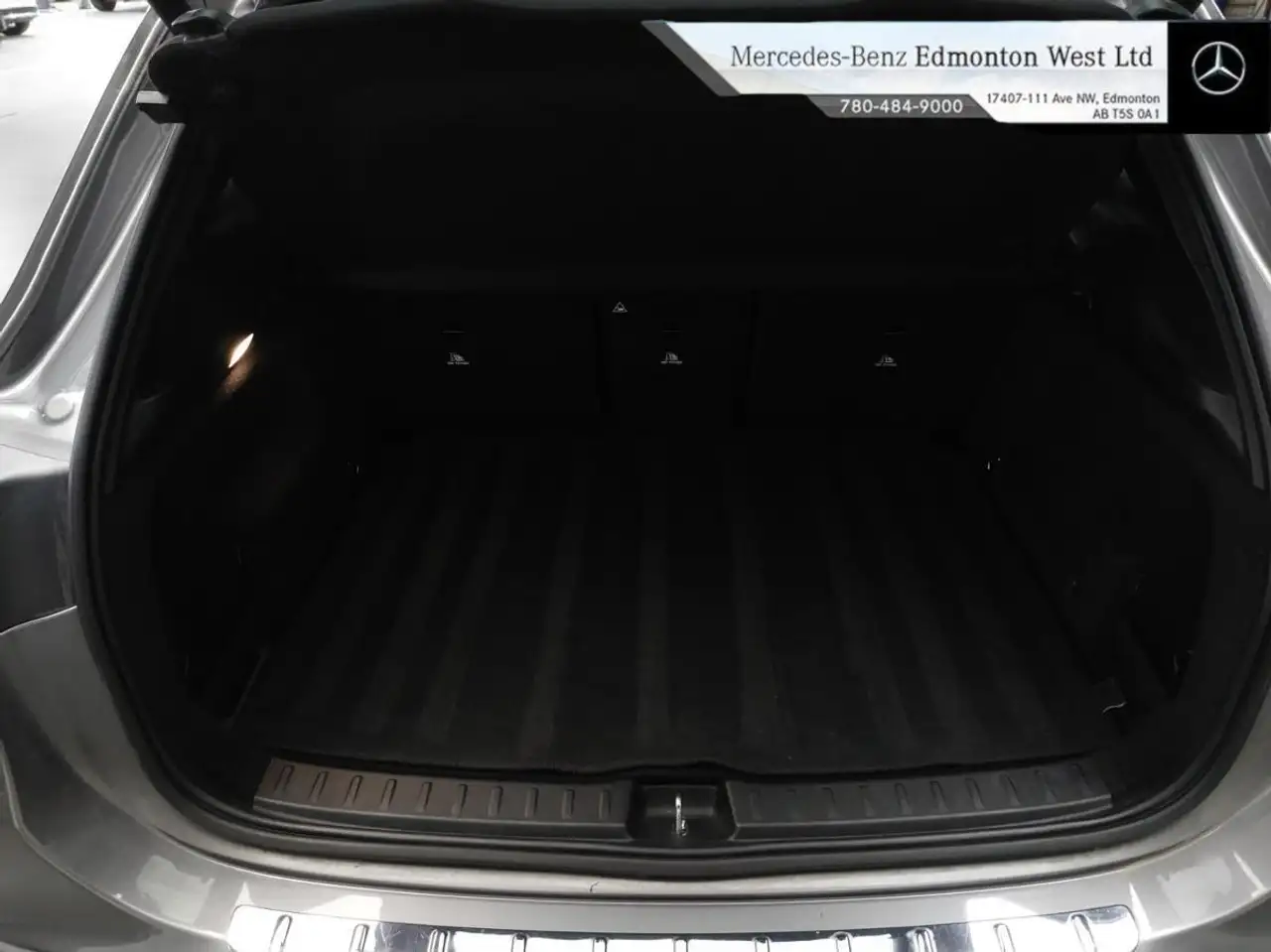 Mercedes-Benz GLA снимка Mercedes-Benz GLA