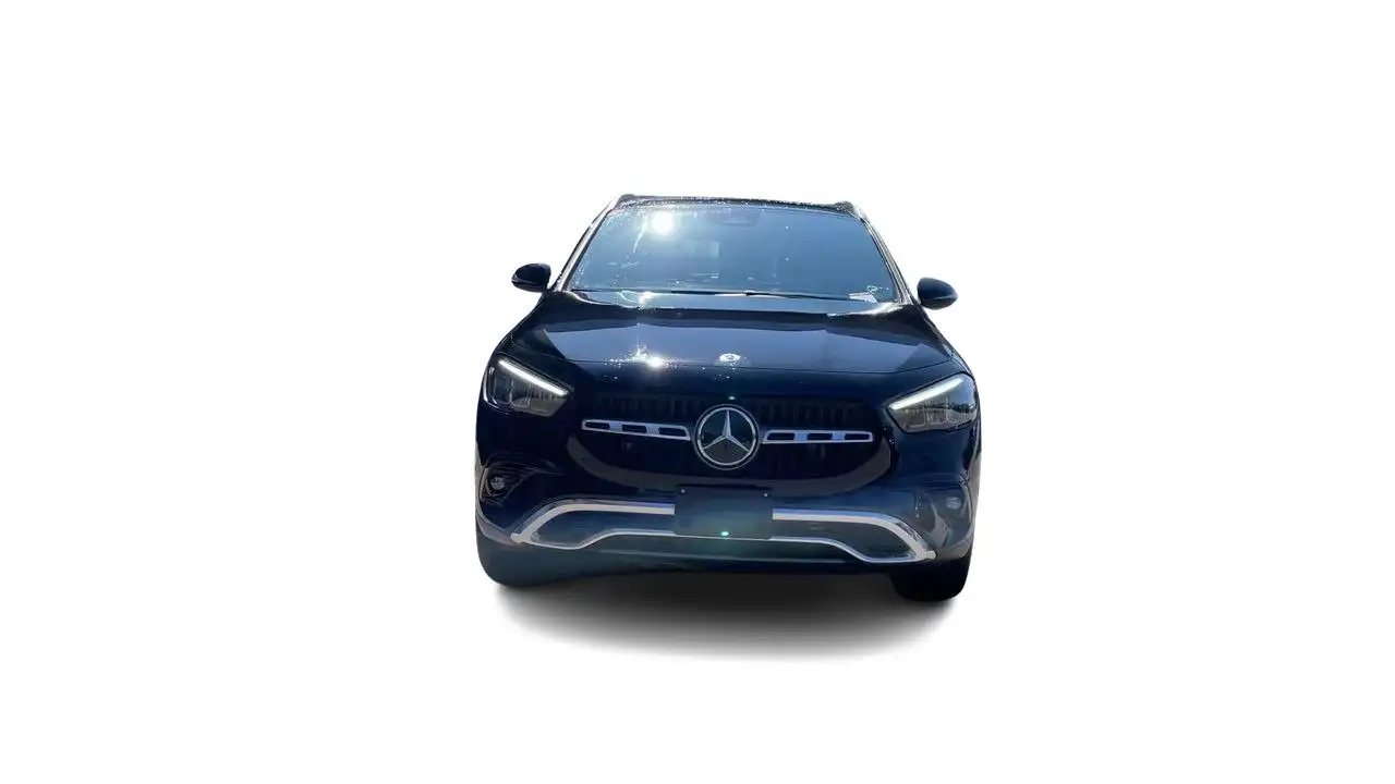 Mercedes-Benz GLA снимка Mercedes-Benz GLA