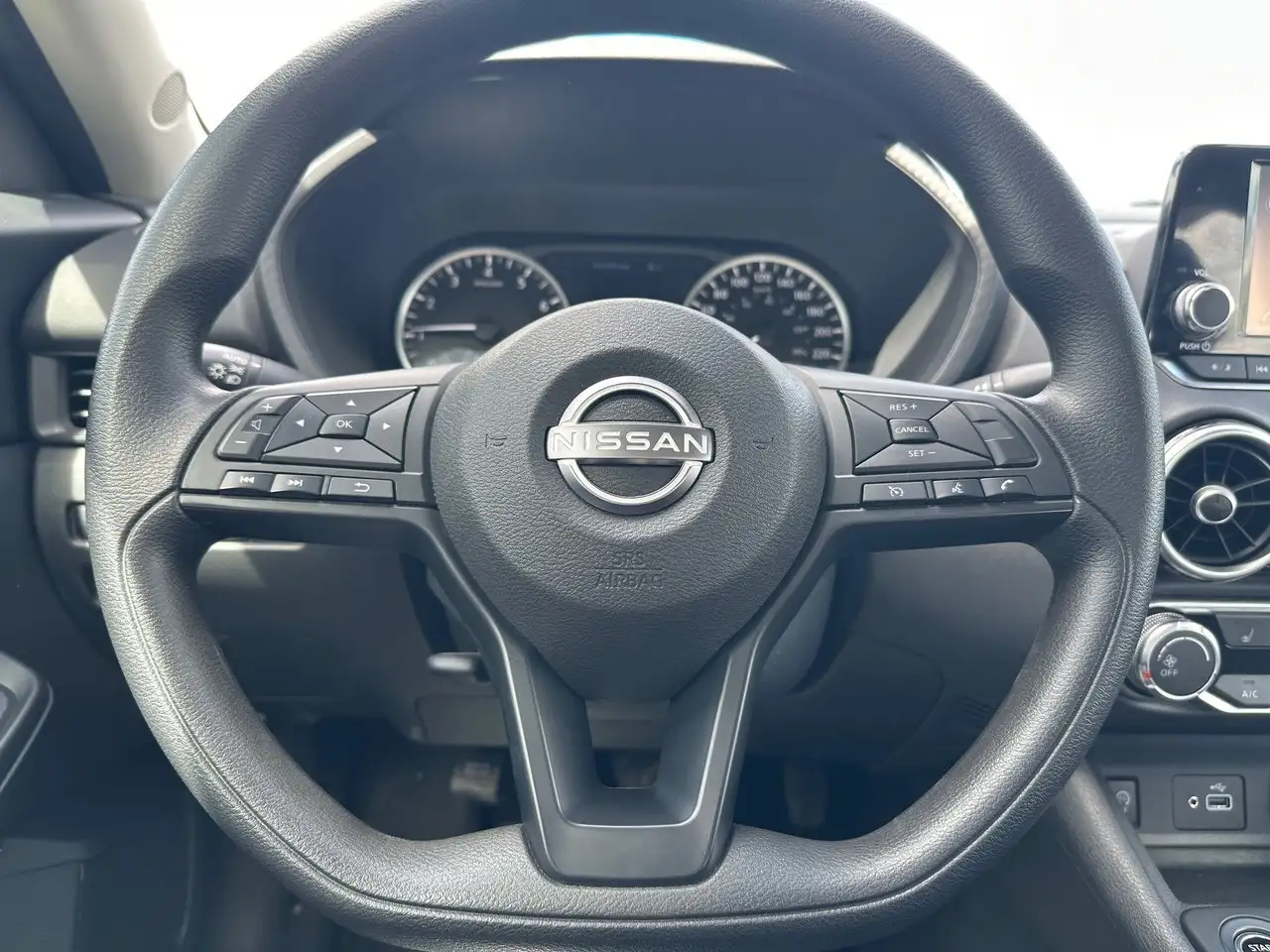 Nissan Sentra fotografie Nissan Sentra