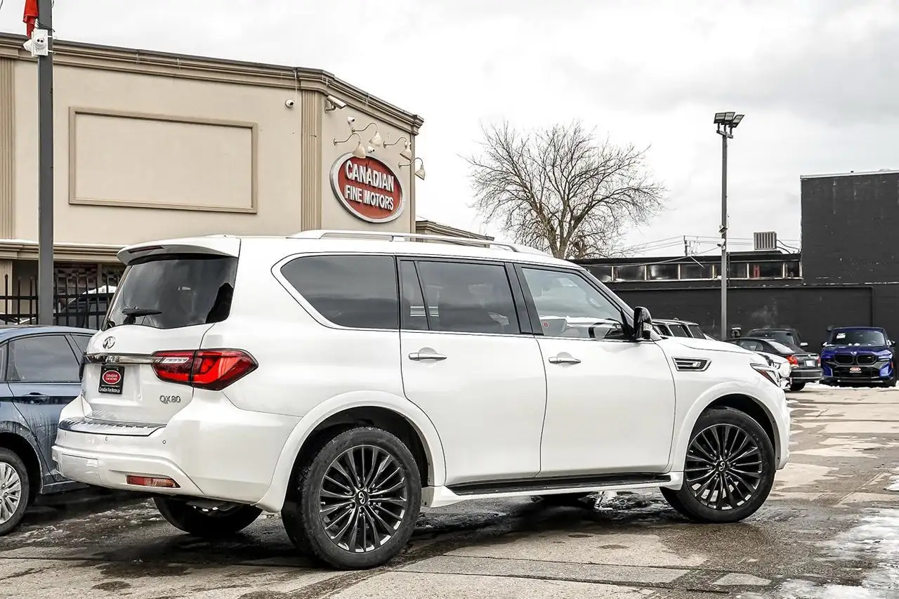 Infiniti QX80 снимка Infiniti QX80