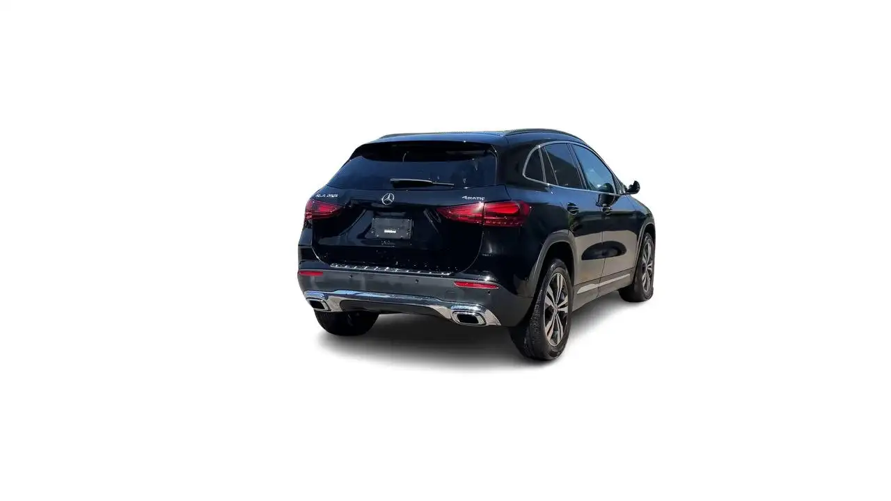 Mercedes-Benz GLA снимка Mercedes-Benz GLA