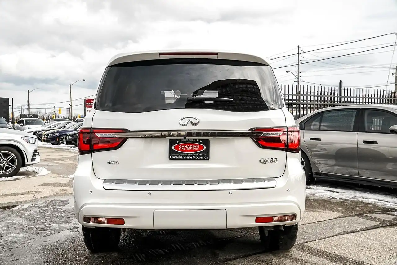 Infiniti QX80 снимка Infiniti QX80