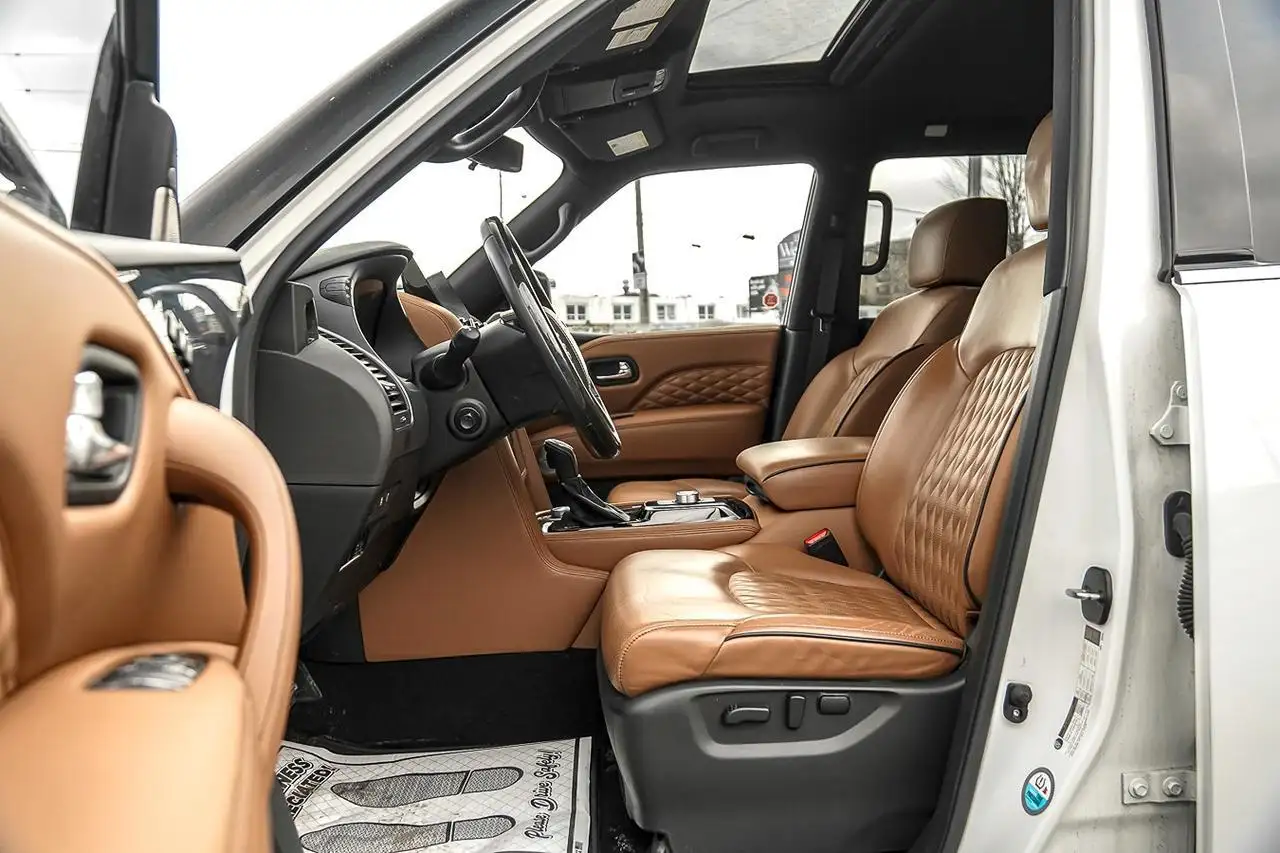 Infiniti QX80 снимка Infiniti QX80