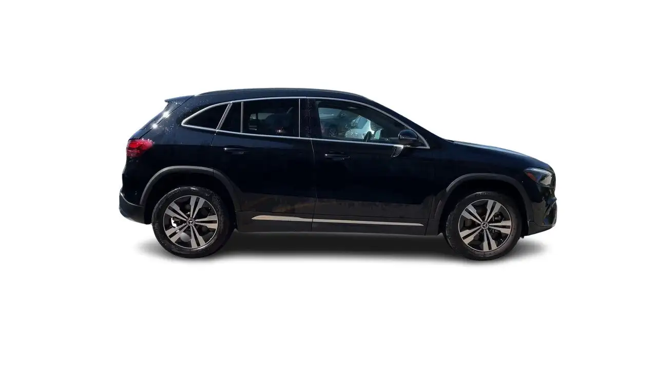 Mercedes-Benz GLA снимка Mercedes-Benz GLA