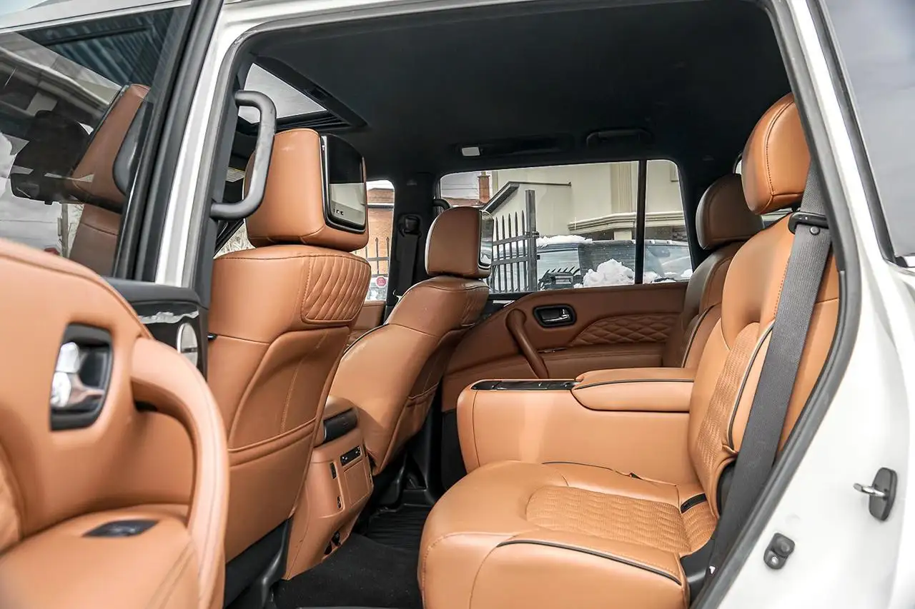 Infiniti QX80 снимка Infiniti QX80