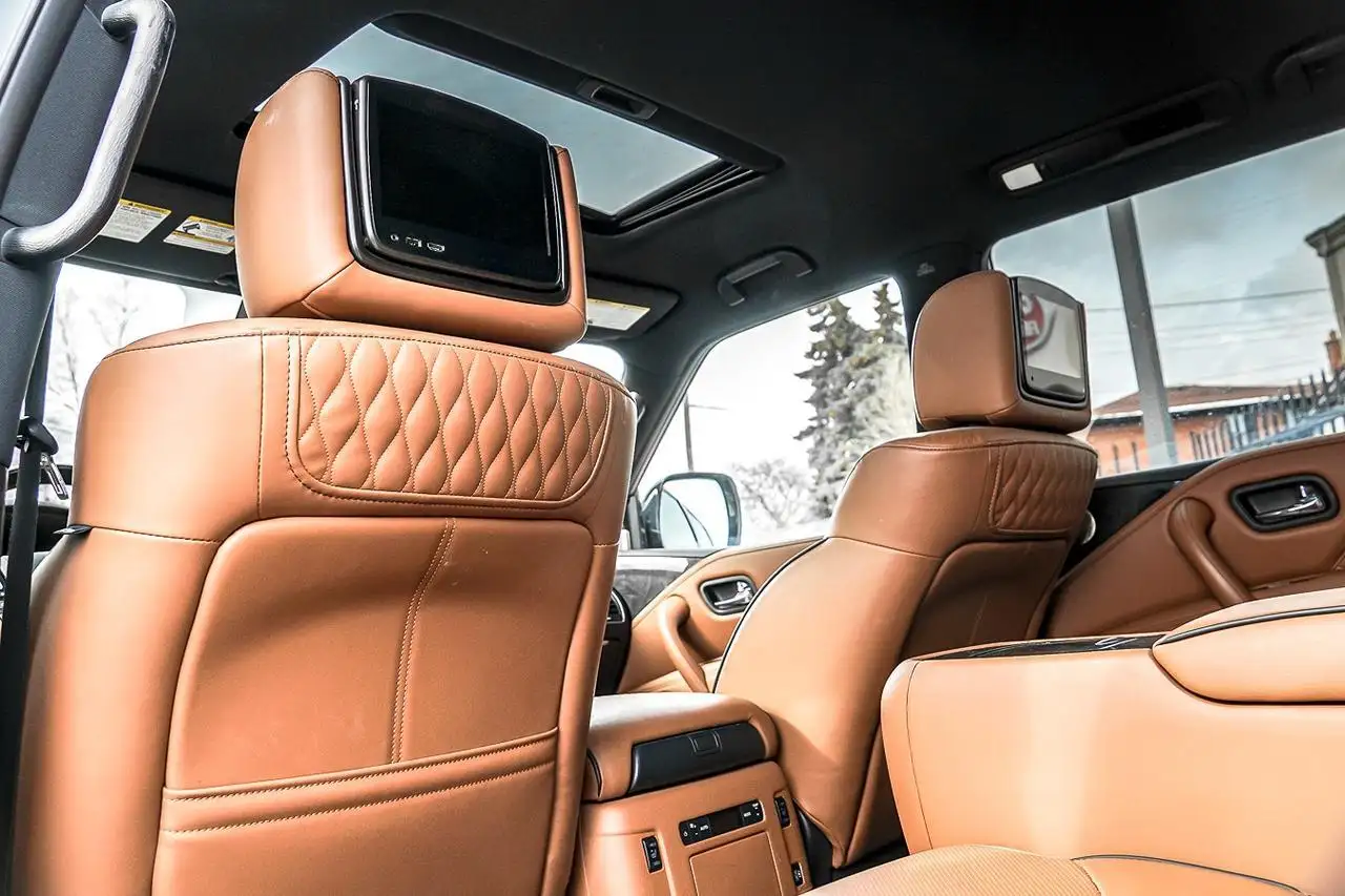 Infiniti QX80 снимка Infiniti QX80