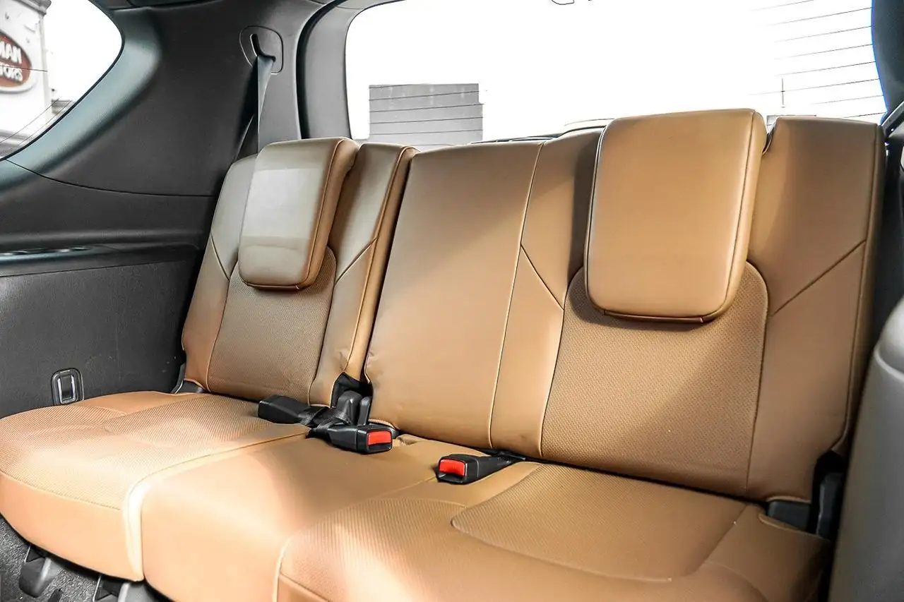 Infiniti QX80 снимка Infiniti QX80