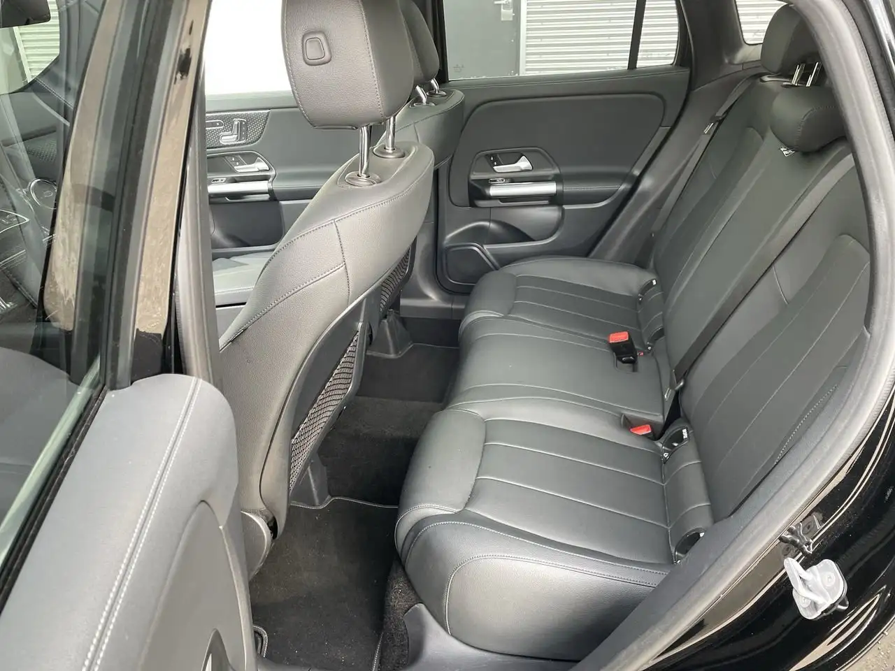 Mercedes-Benz GLA снимка Mercedes-Benz GLA