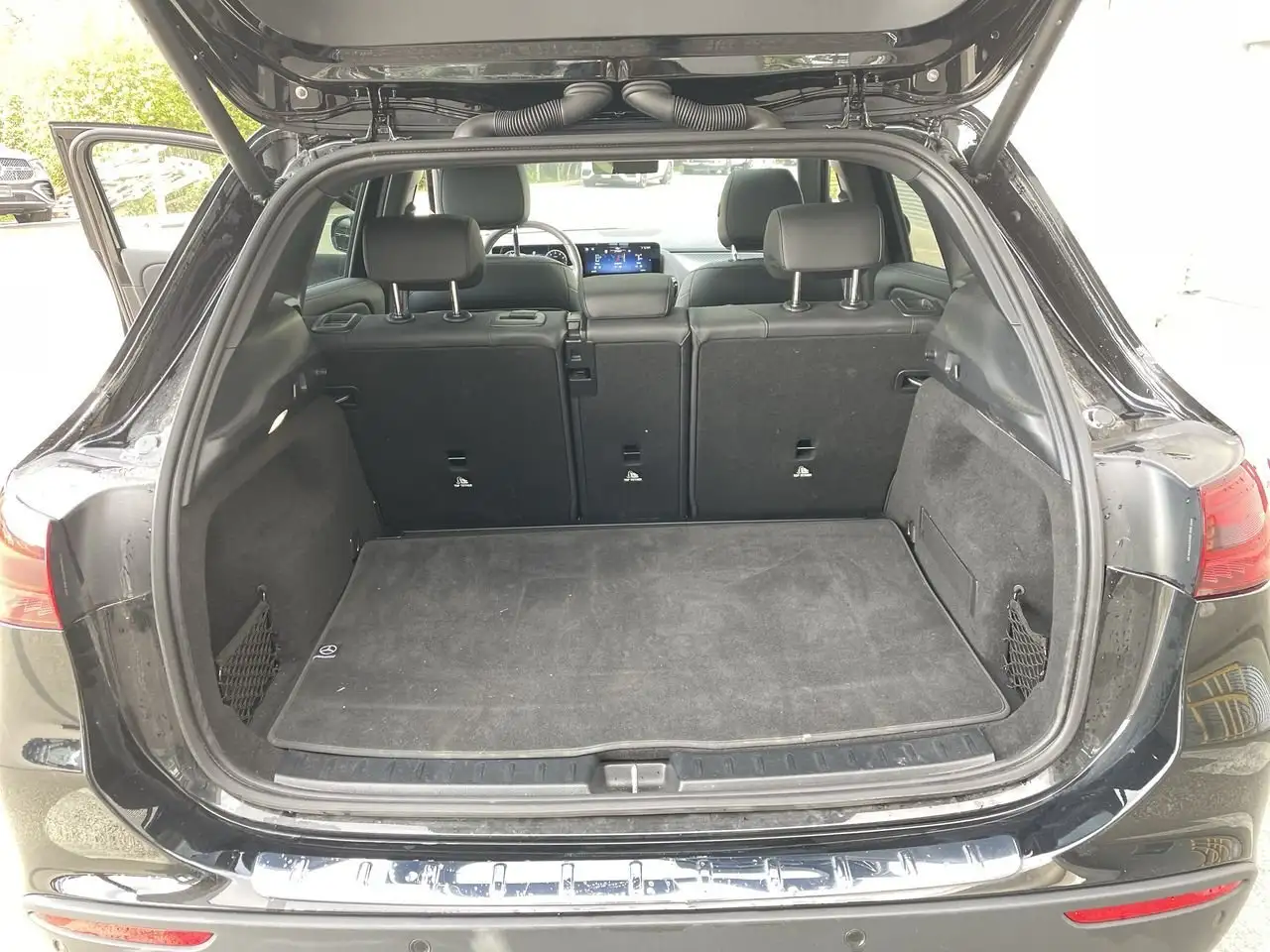 Mercedes-Benz GLA снимка Mercedes-Benz GLA