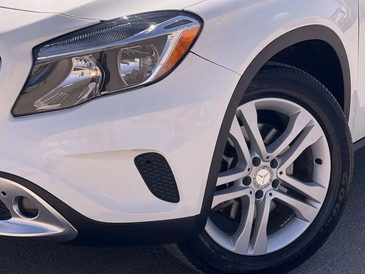 Mercedes-Benz GLA fotografie Mercedes-Benz GLA