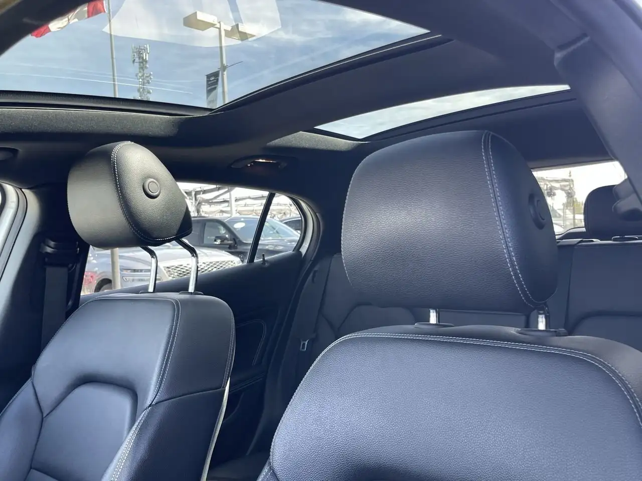 Mercedes-Benz GLA fotografie Mercedes-Benz GLA