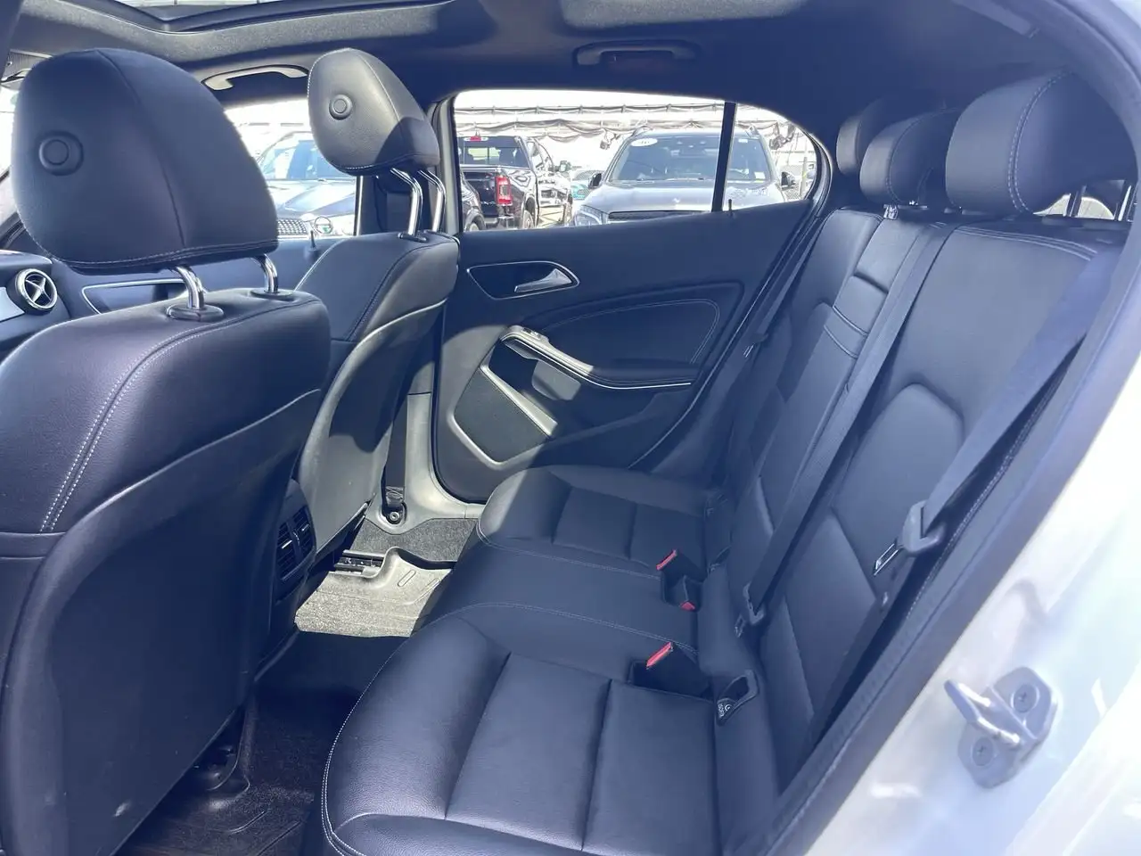 Mercedes-Benz GLA fotografie Mercedes-Benz GLA