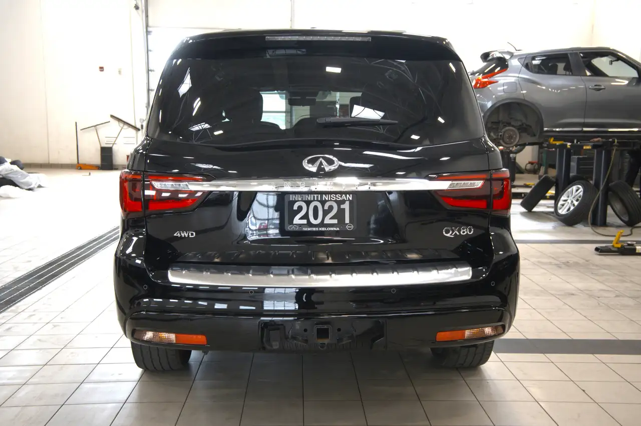 Infiniti QX80 снимка Infiniti QX80