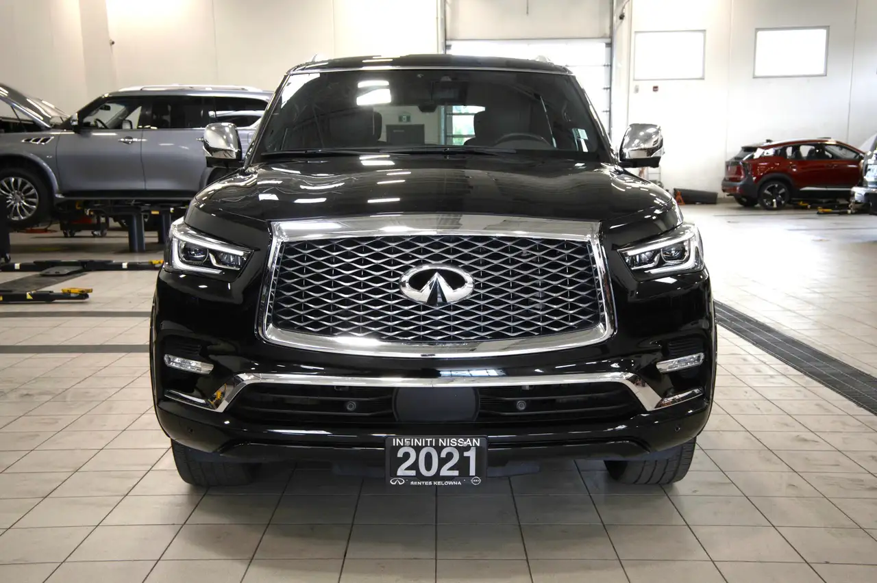 Infiniti QX80 снимка Infiniti QX80