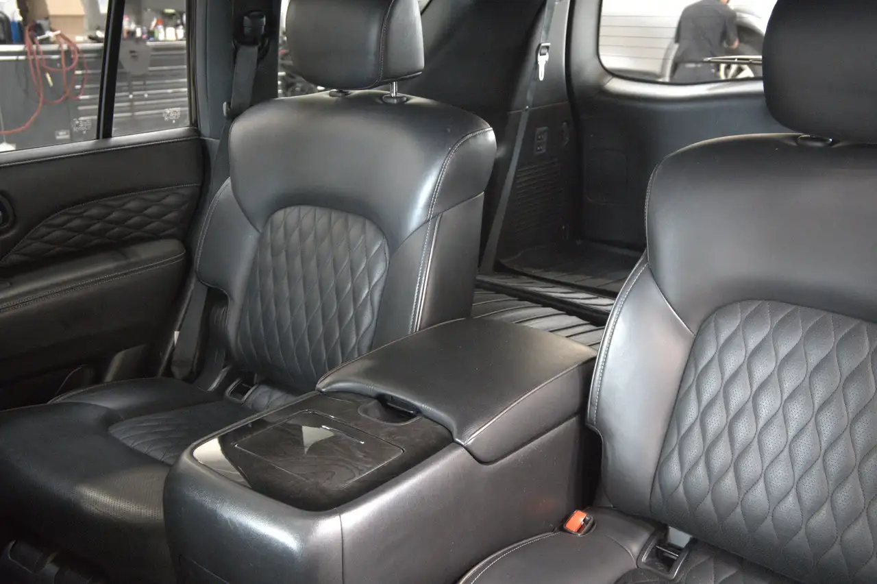 Infiniti QX80 снимка Infiniti QX80