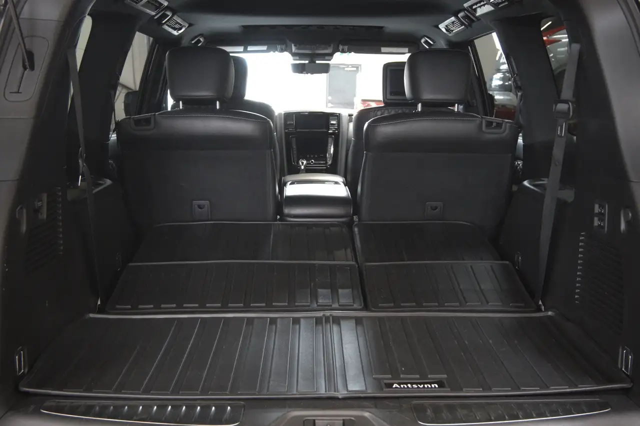 Infiniti QX80 снимка Infiniti QX80